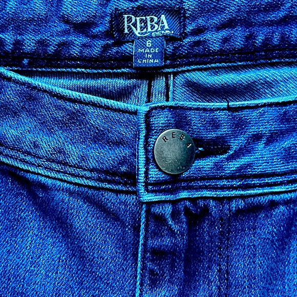 Reba Women’s Jeans Size 6 Blue in Color - Picture 6 of 7